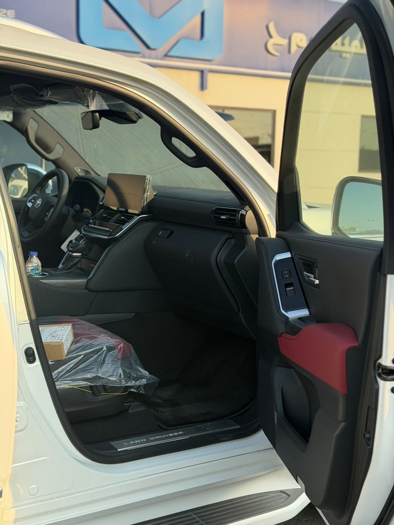Toyota Land Cruiser VXR TOYOTA LC 300 3.5L VXR PETROL A/T 7 SEATER FULL OPTION GCC SPECIFICATION