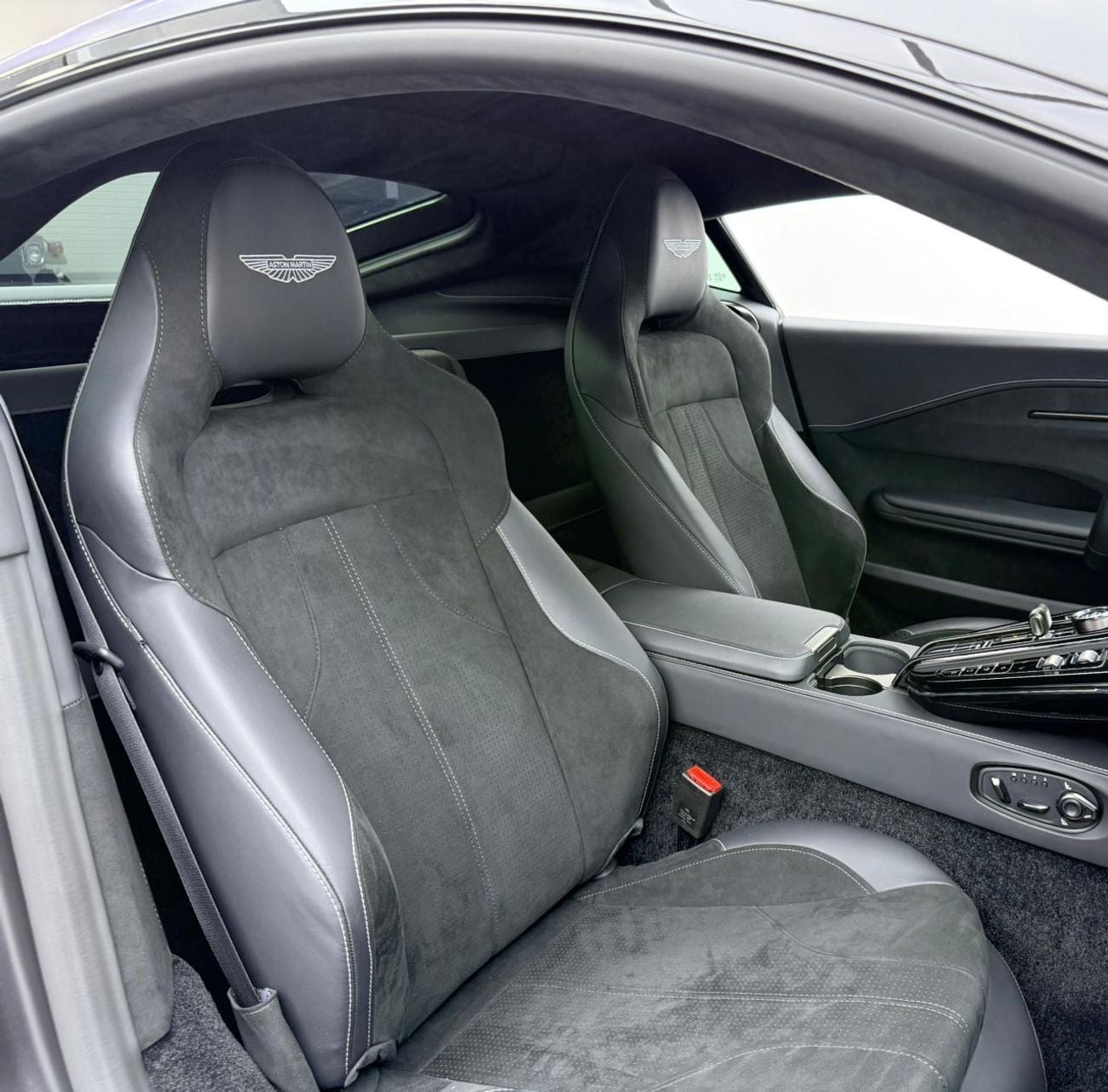 Aston Martin Vantage STANDARD 2025 Aston Martin Vantage V8, Aston Martin Warranty+Service Contract+Full Service History, GCC Specs