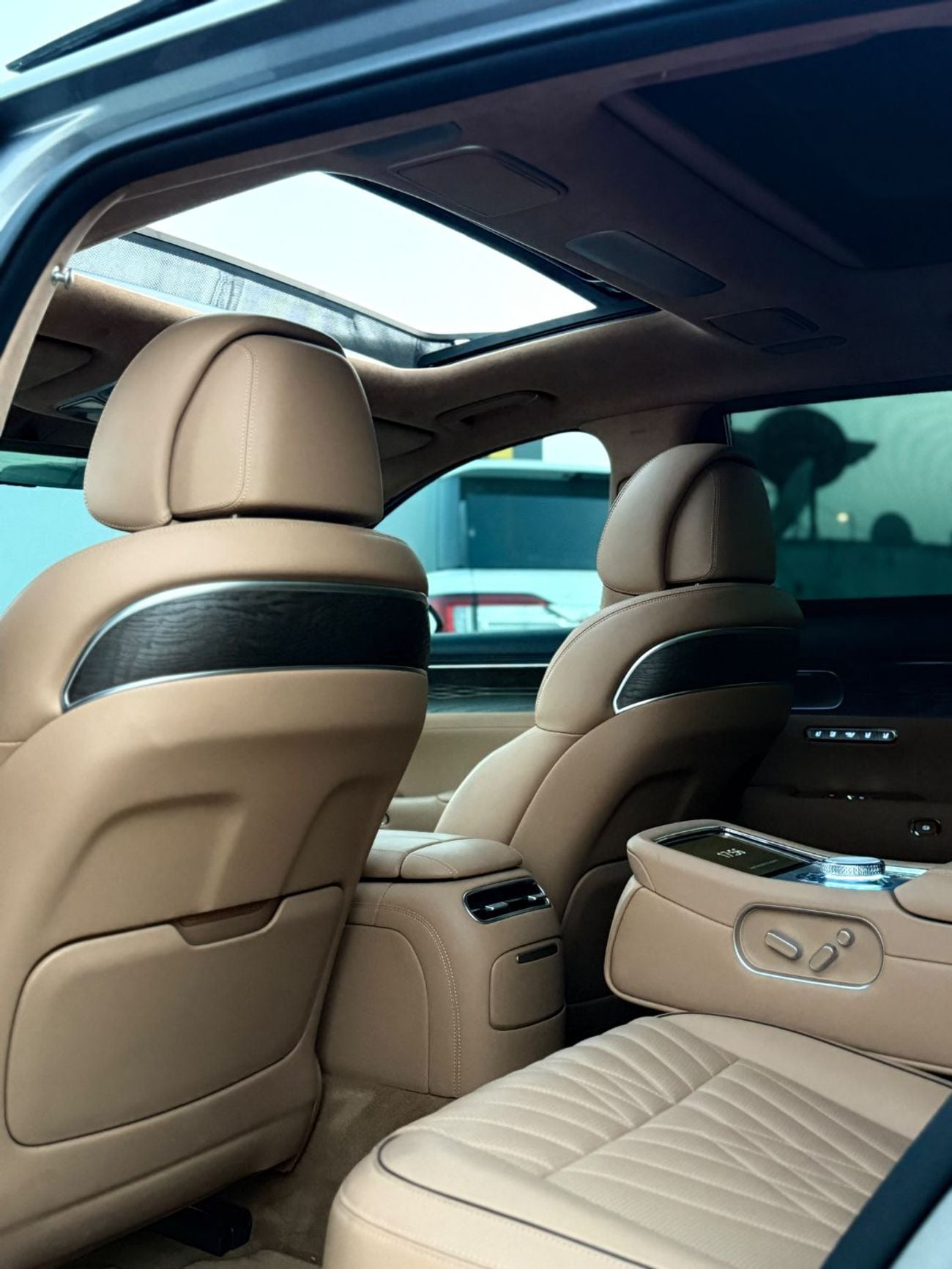 Genesis G90 ROYAL