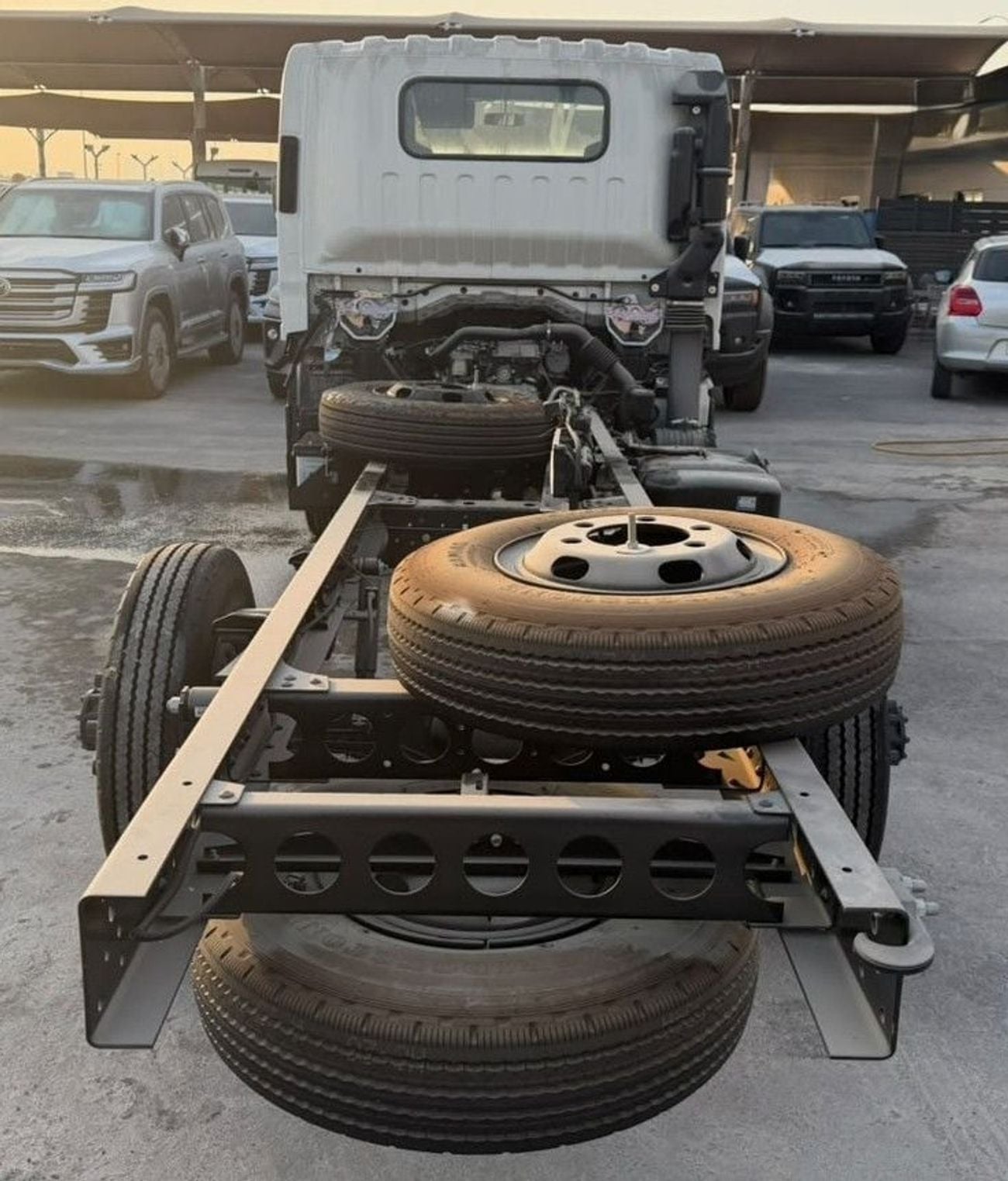 Isuzu NPR STANDARD