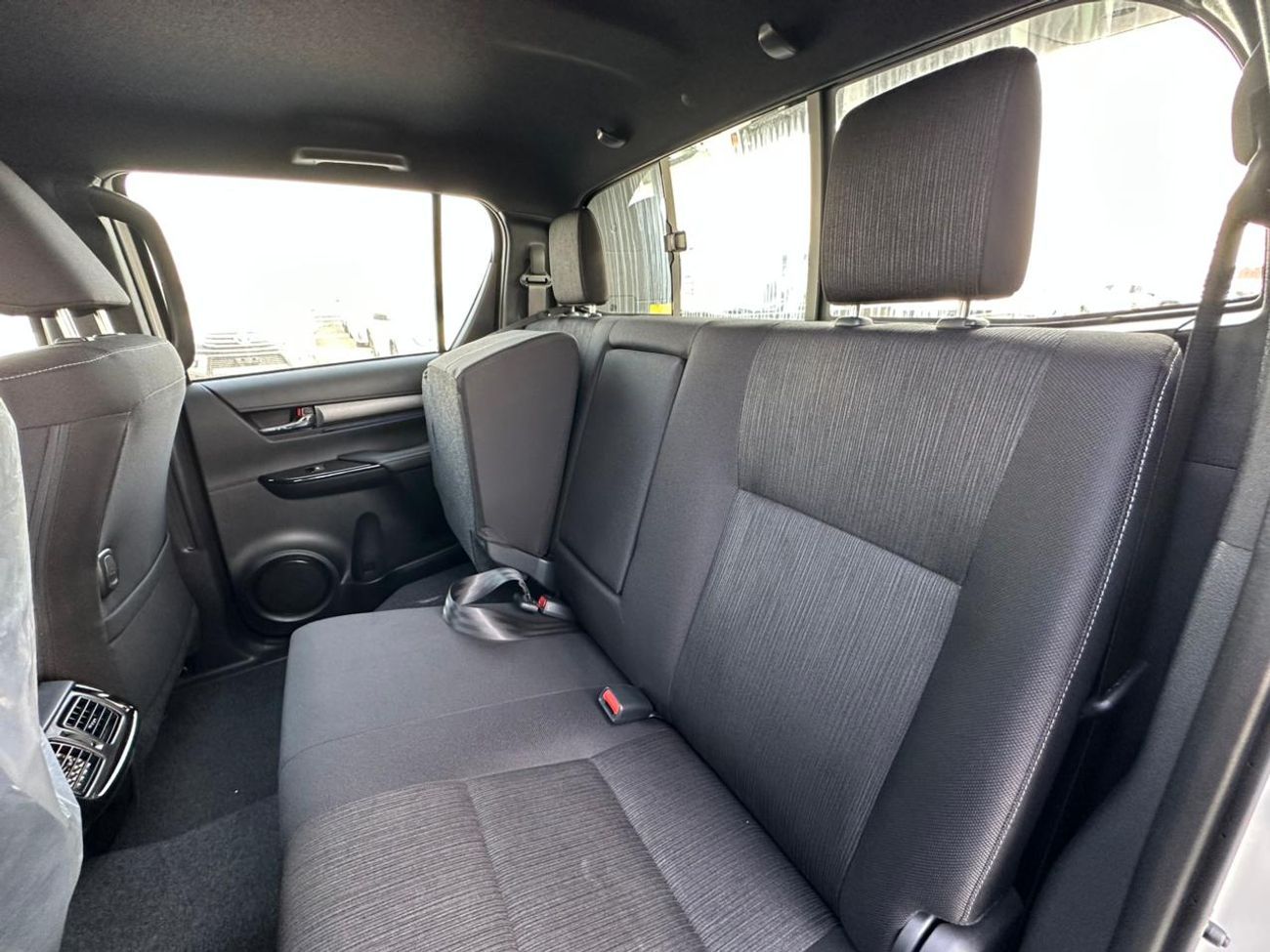 تويوتا هيلوكس 2026 HILUX D/C 4WD 4.0 V A/T EXL WHITE | BLACK