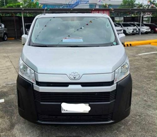 Toyota Hiace DX 2.8L DIESEL STD ROOF MT