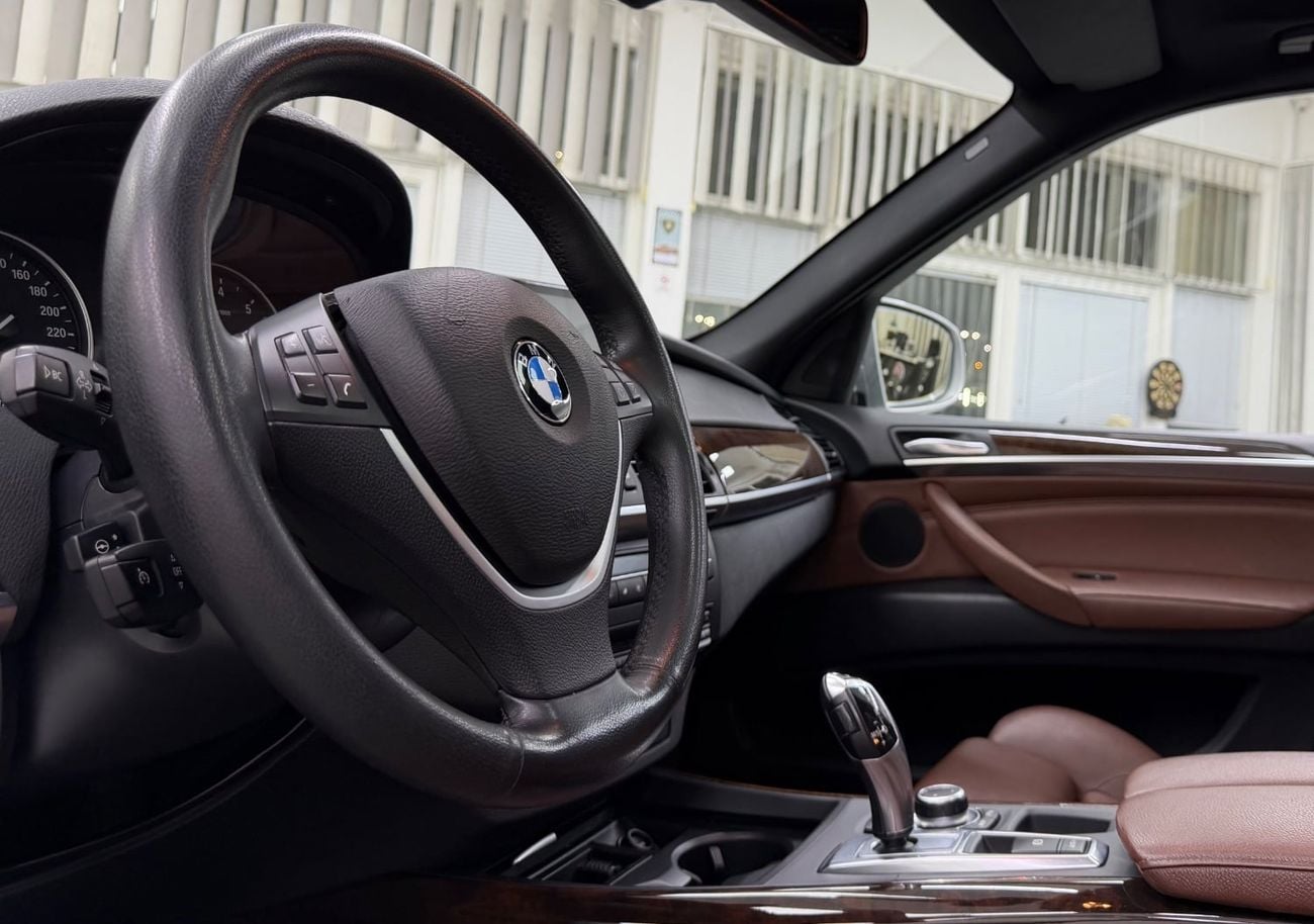 BMW X5 XDRIVE35I GCC .. V6 .. Perfect Condition ..