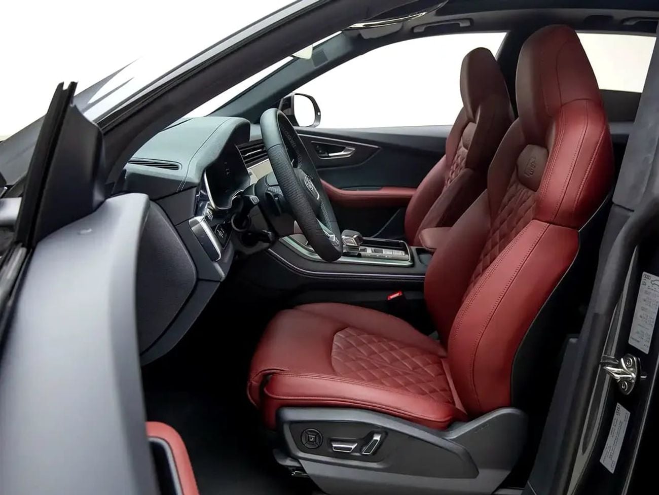 Audi SQ8 GCC Spec | Dealer Warranty and Service Contract