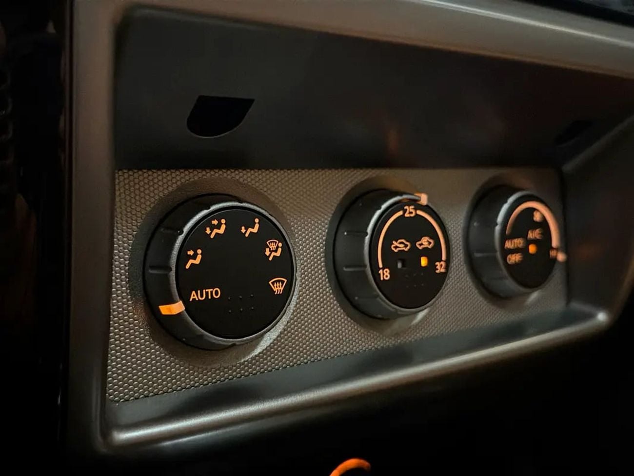 Nissan Patrol SUPER SAFARI 2,526pm Zero Down Available Super Safari GCC Specs