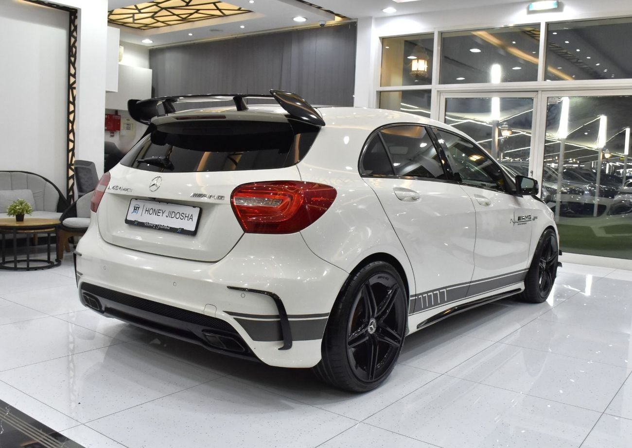 مرسيدس بنز A45 إيه إم جي عرض ممتاز لسيارة مرسيدس بنز A45 AMG 4Matic Edition 1 (موديل 2014) باللون الأبيض بمواصفات خليجية
