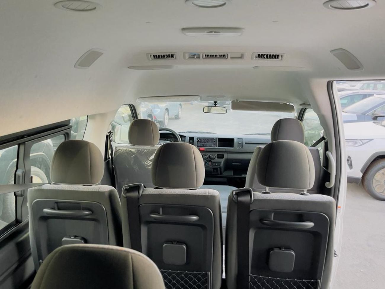 تويوتا هاياس GL Toyota Hiace High Roof