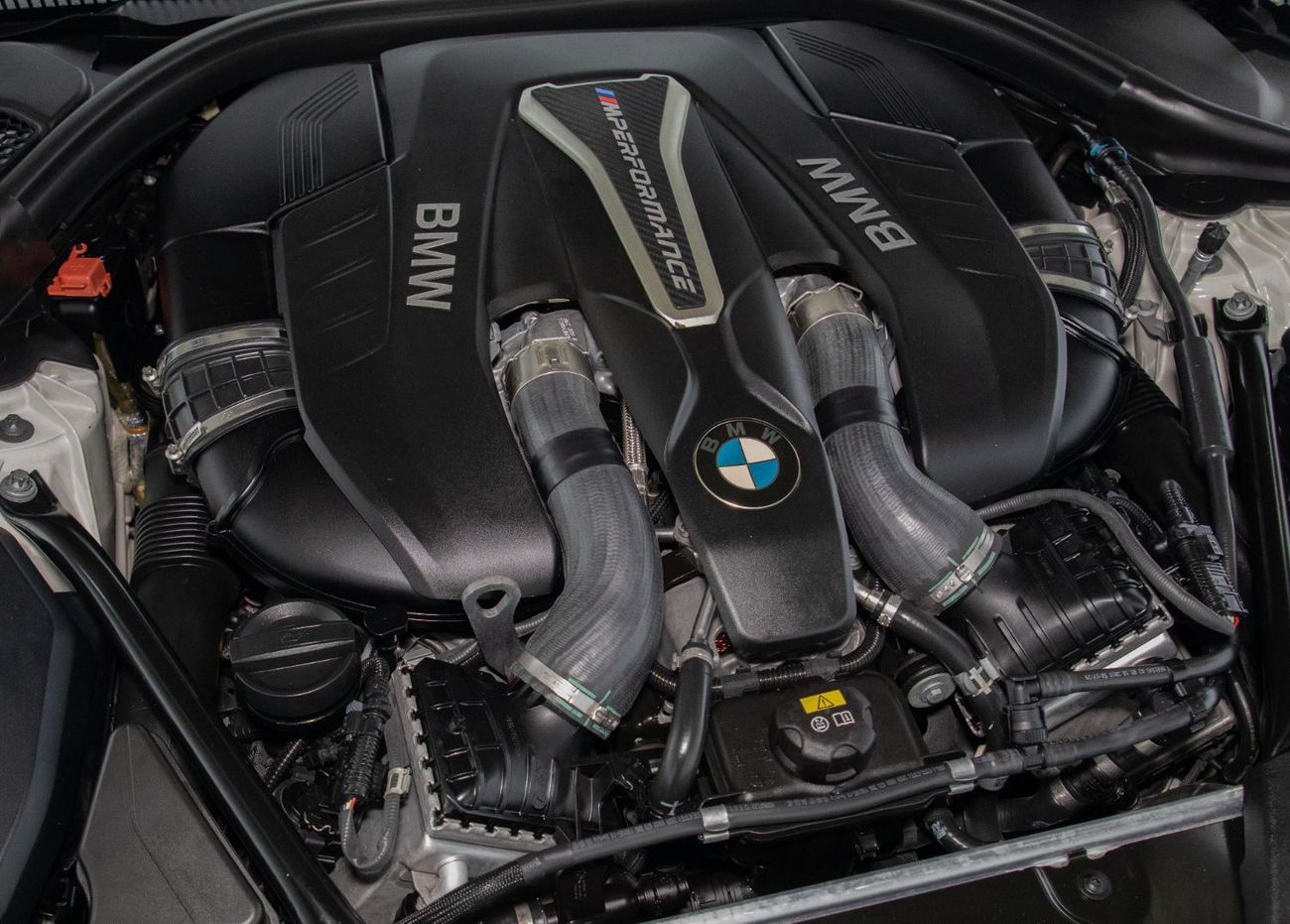BMW M550i STANDARD