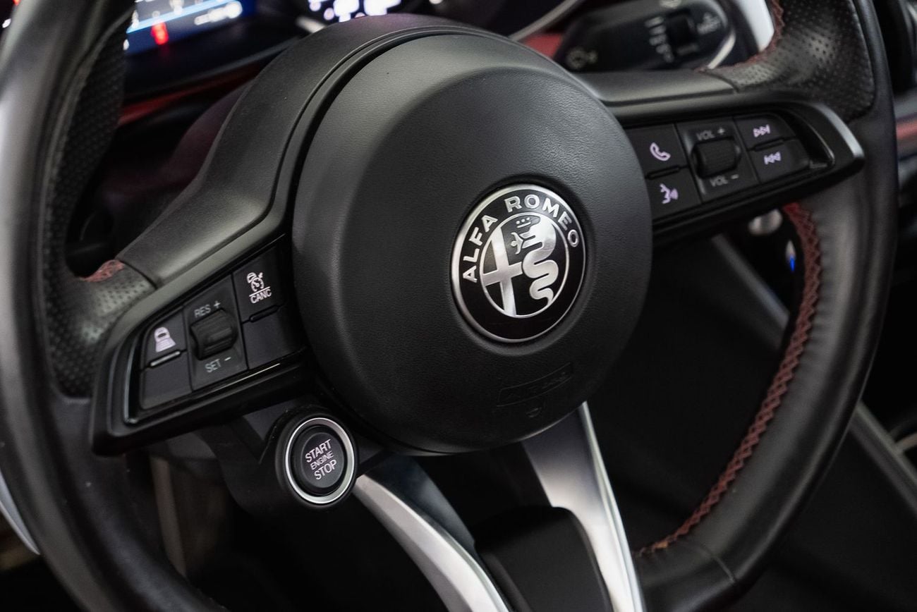 Alfa Romeo Giulia VELOCE