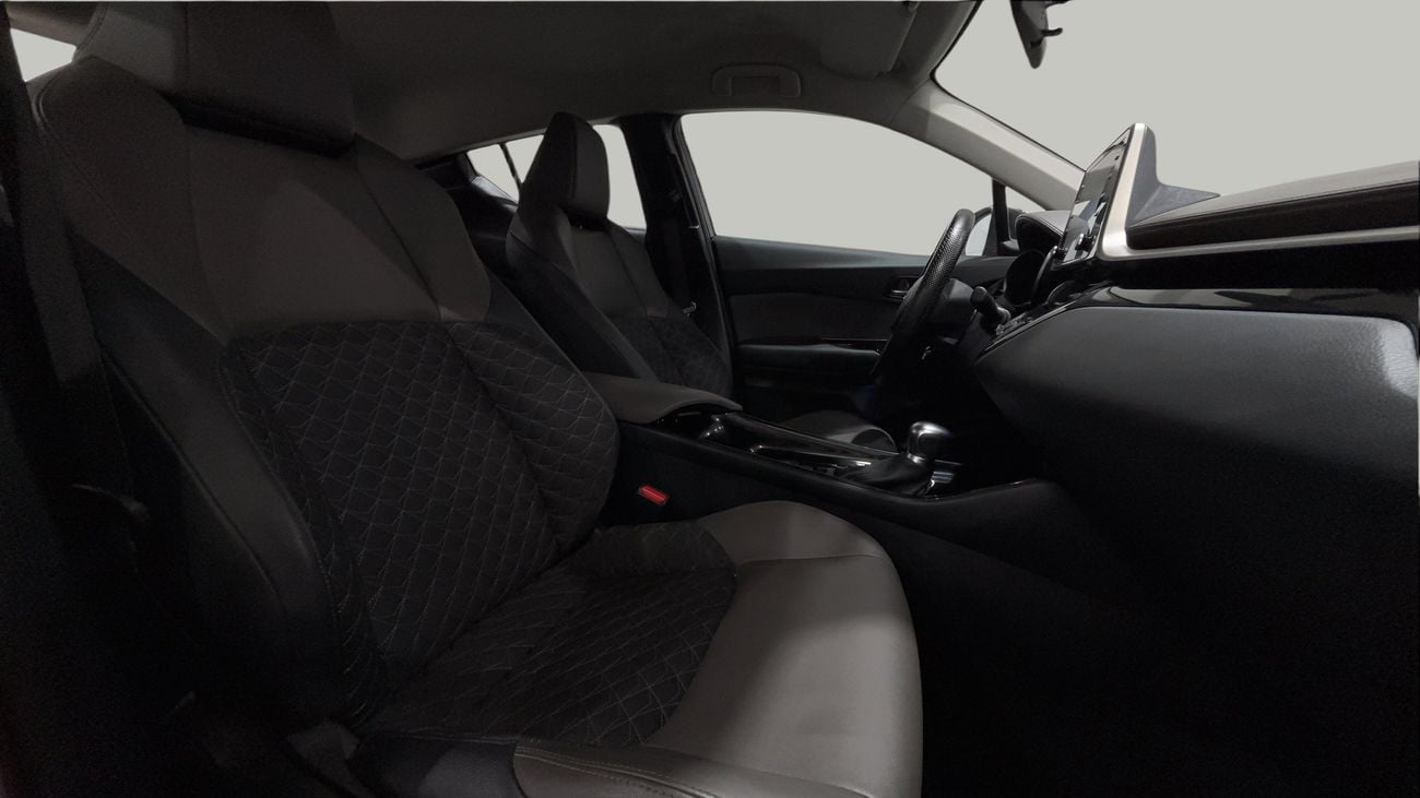 Toyota C-HR VX 2023 | AED 1110/Month | 0 DP | 30 Day Return | Warranty | Service History