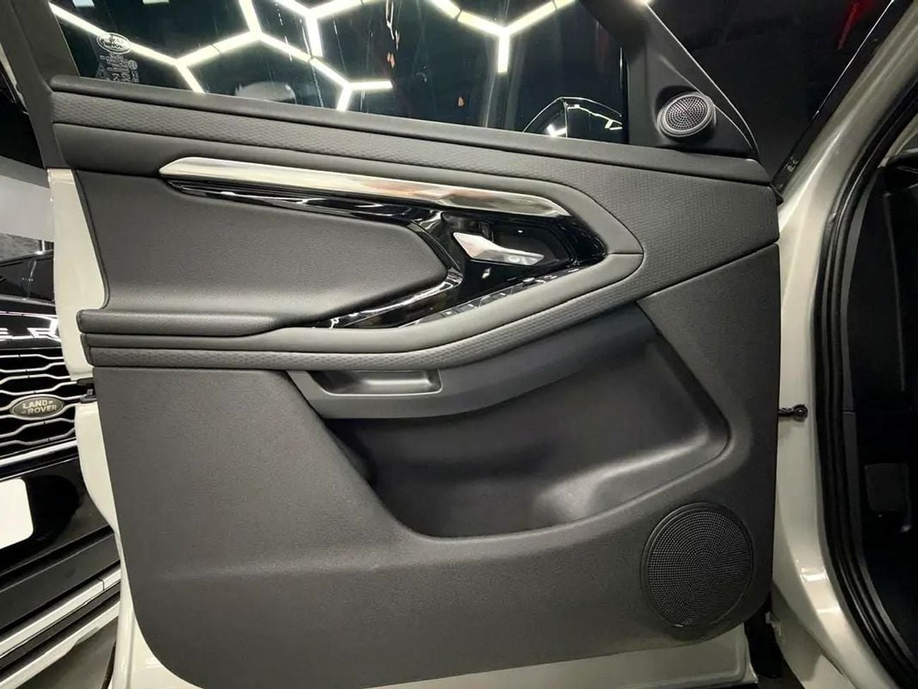 Land Rover Range Rover Evoque R-DYNAMIC HSE P300