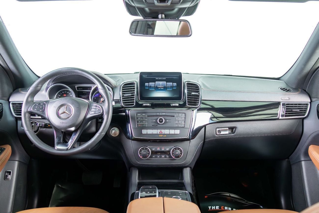 Mercedes Benz GLE 400 AMG GCC-AMG Body Styling-LOW Mileage-Very Well Maintained-High Specifications