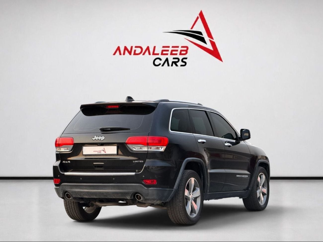 جيب جراند شيروكي LIMITED جيب جراند شيروكي ليمتد | 5.7 لتر V8 هيمي | 360 حصان | دفع رباعي | 2015 دول مجلس التعاون الخليجي