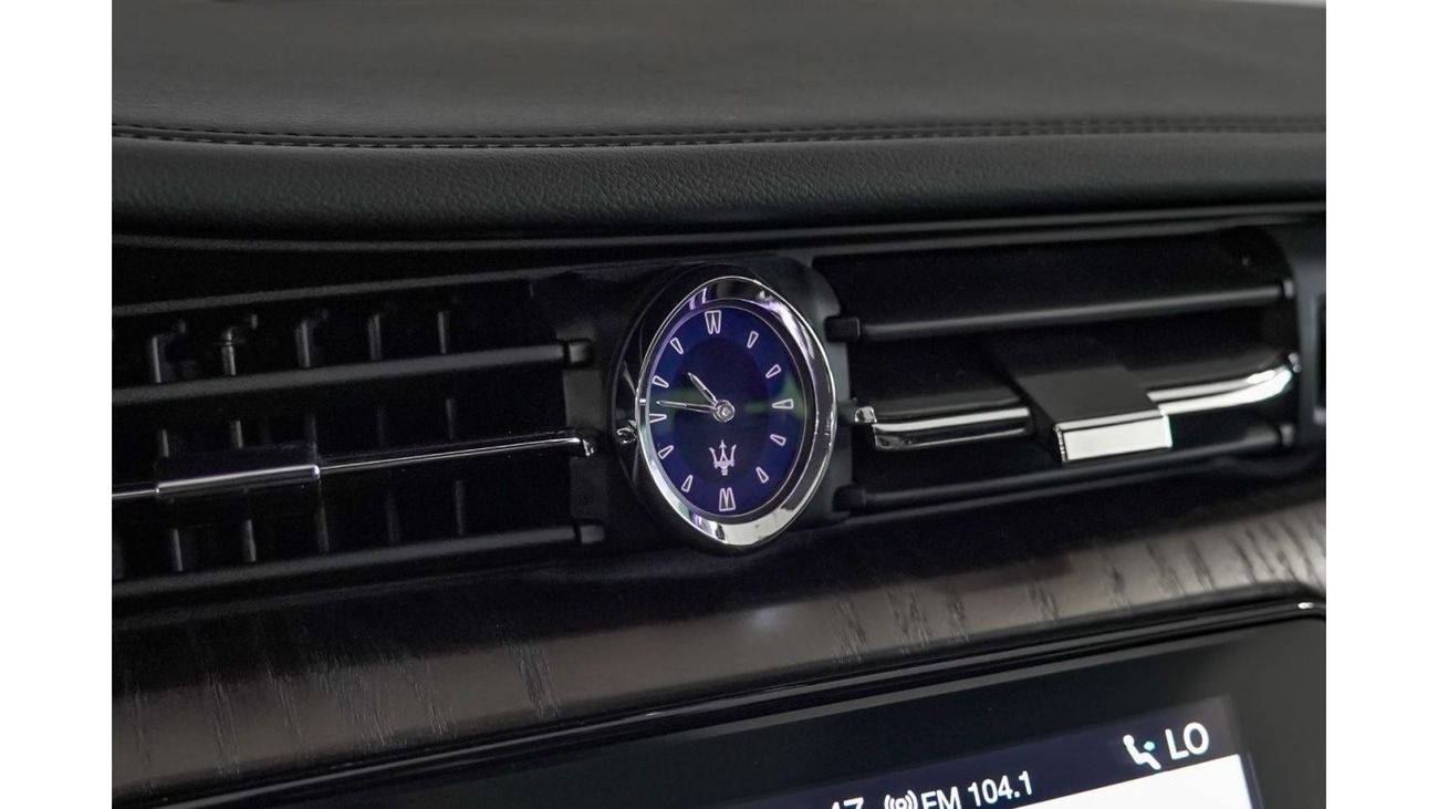 Maserati Quattroporte Base