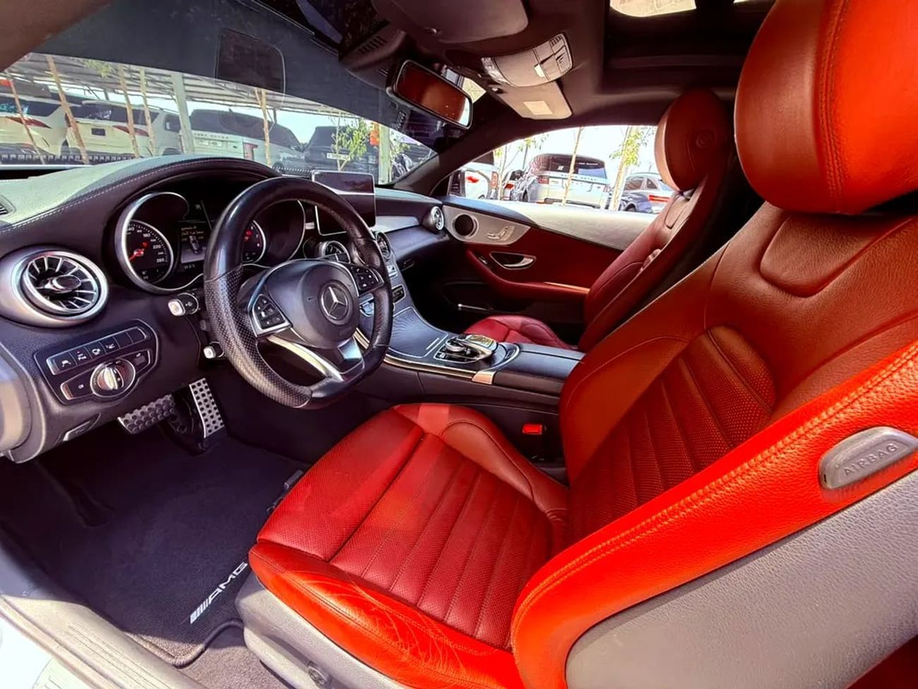 Mercedes Benz C300 مرسيدس C300 كوبيه خليجيStunning C300 Coupe | GCC Specs | Low Mileage | Pristine