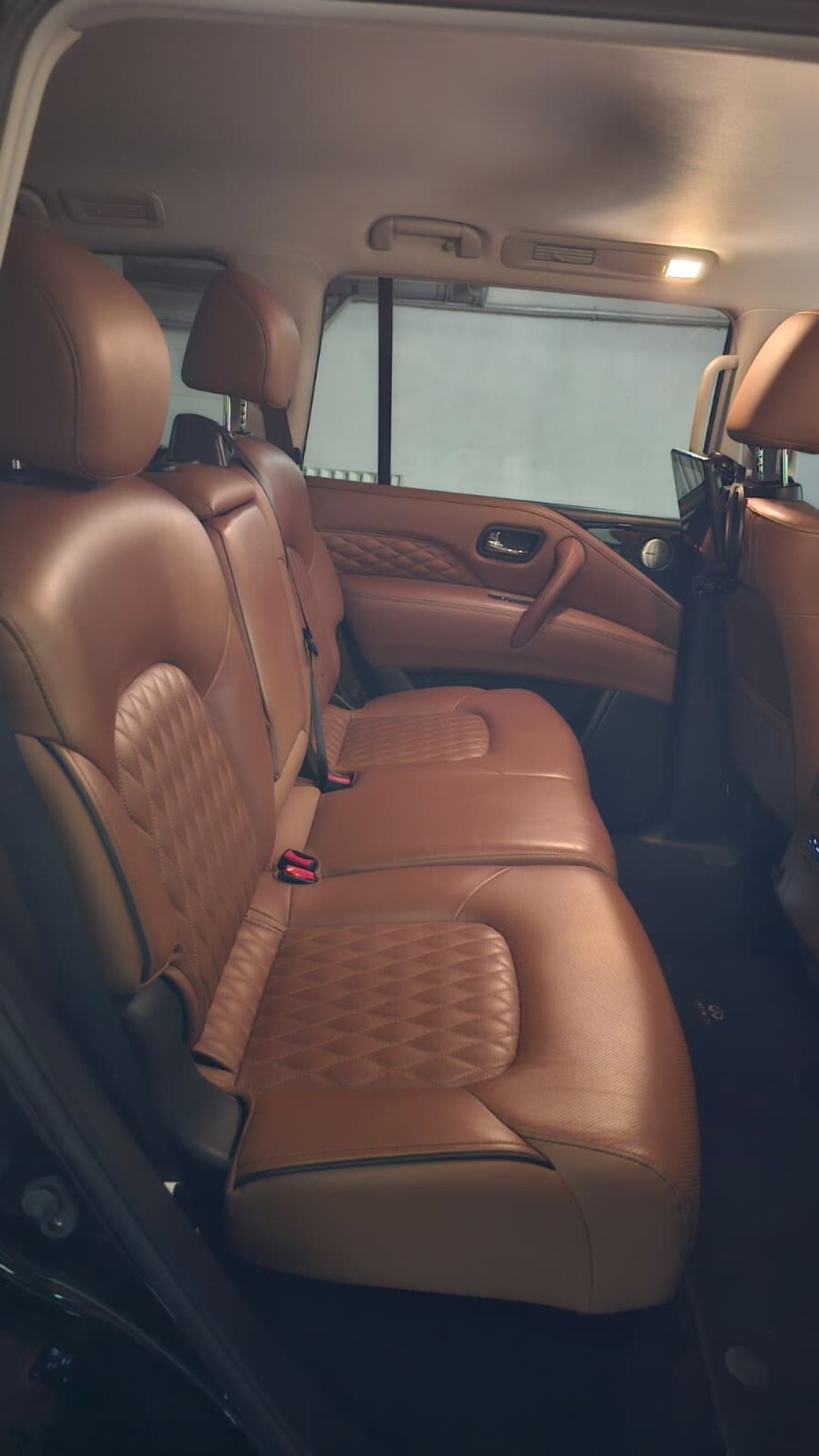 Infiniti QX80 LUXE SENSORY
