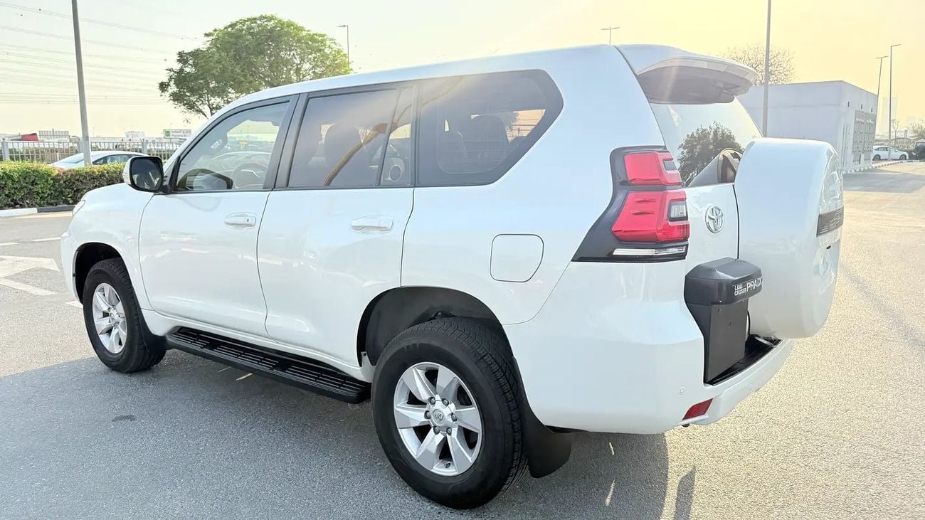Toyota Prado EXR Toyata EXR Gcc specs -Low killmiter excellent condition