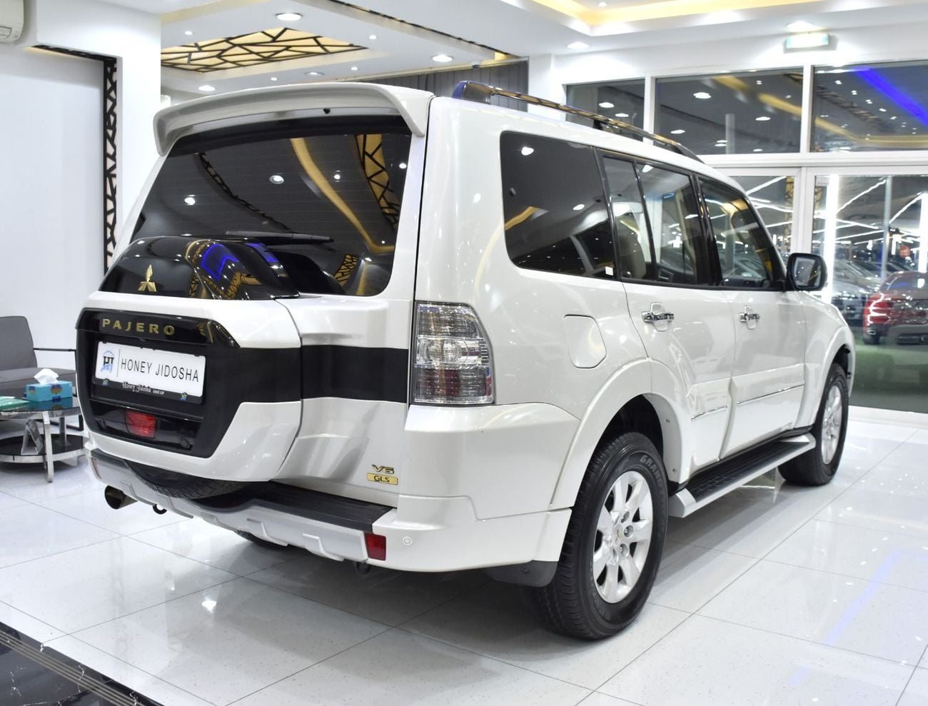 Mitsubishi Pajero GLS MIDLINE EXCELLENT DEAL for our Mitsubishi Pajero GLS ( 2019 Model ) in White Color GCC Specs