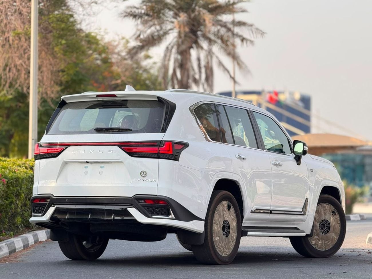 Lexus LX700h F SPORT