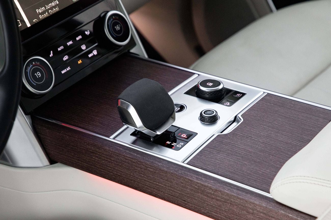 لاند روفر رينج روفر P400 SE Range Rover SE P400 | 8,617 P.M | 0% Downpayment | 2028 WARRANTY/SERVICE!