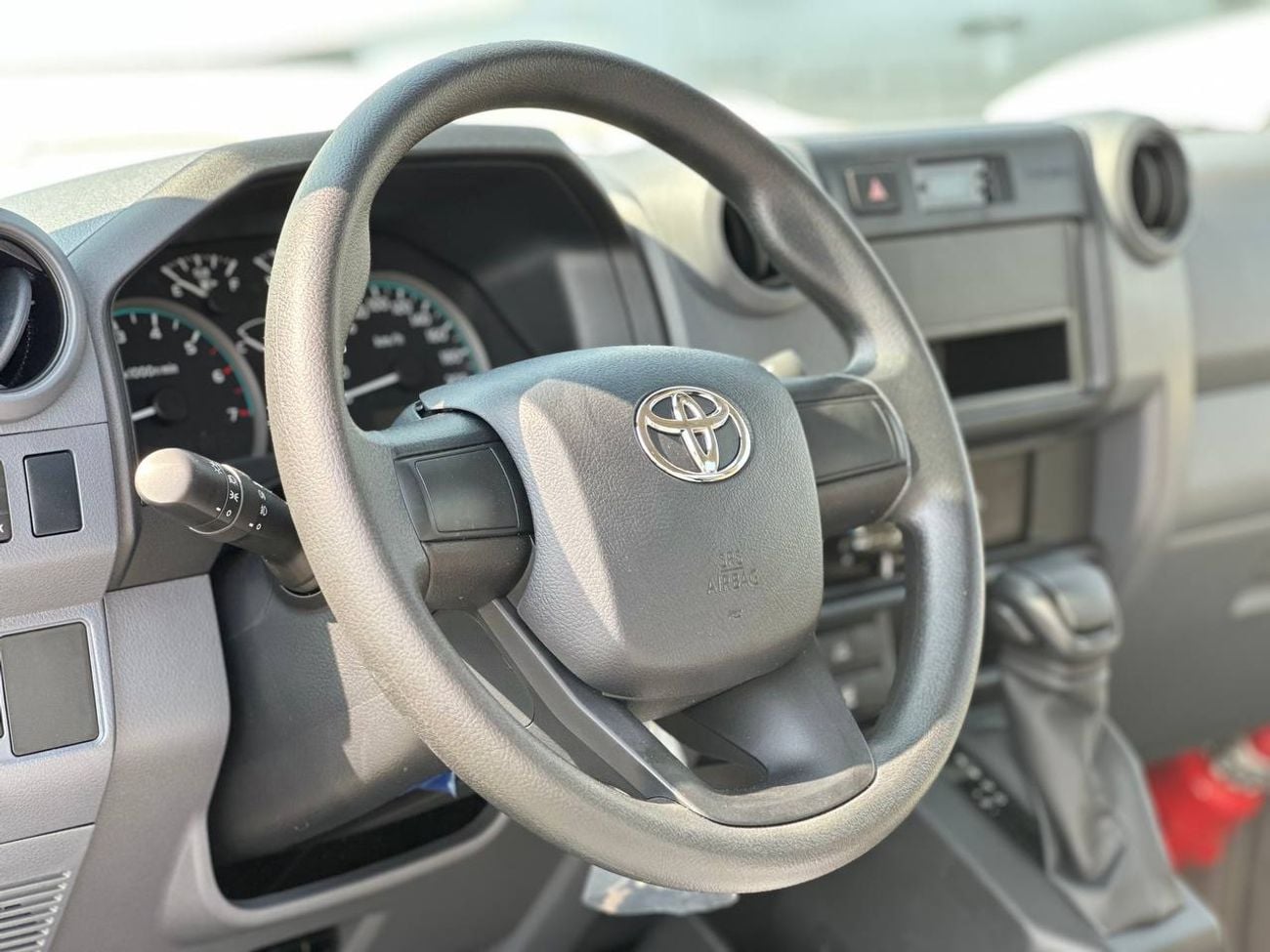 Toyota Land Cruiser 70 LC 78 HARDTOP 4.0L AT
