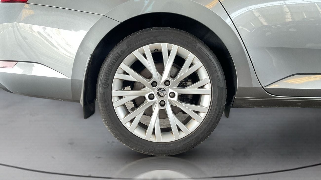 Skoda Superb AMBITION | Guaranteed Warranty | 0 Down Payment
