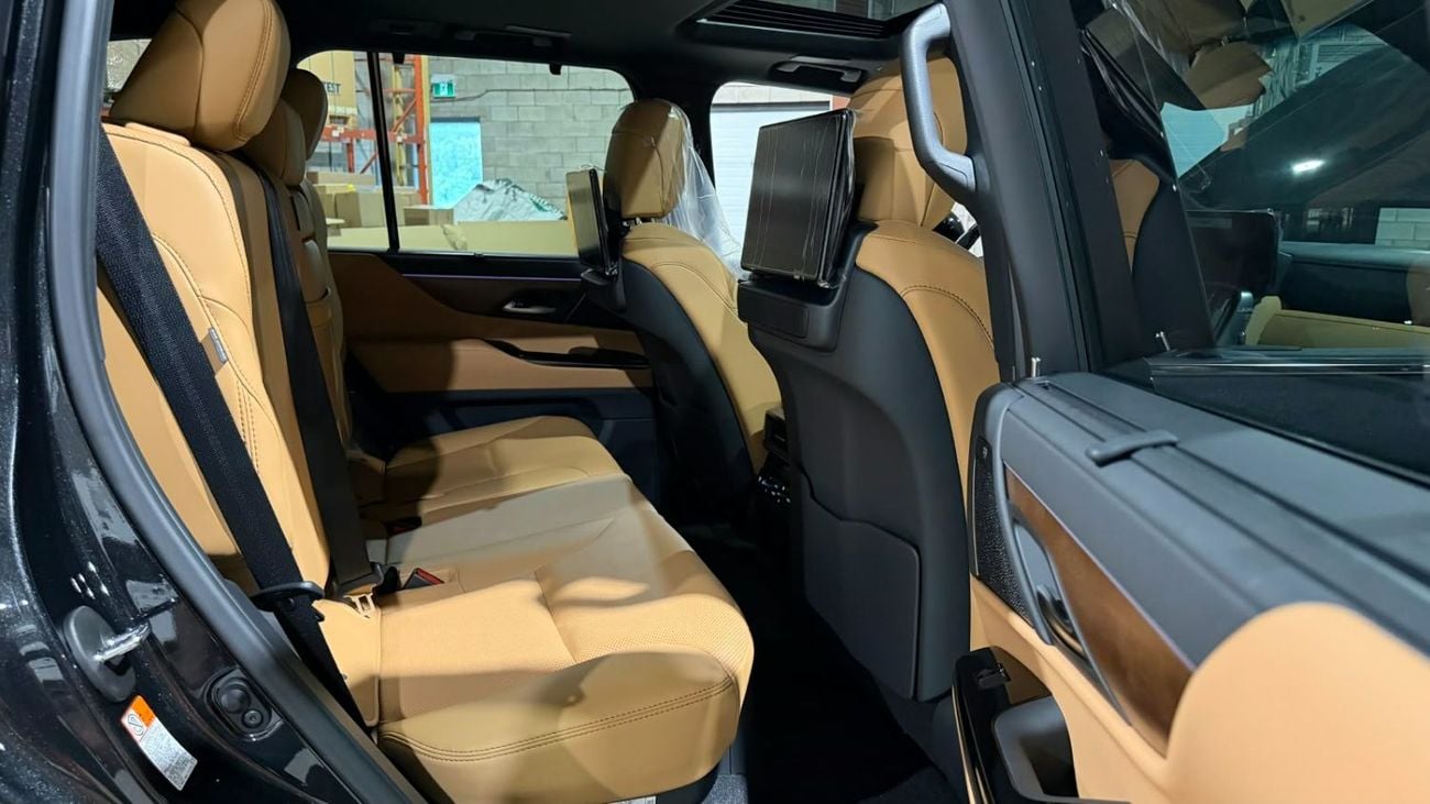 Lexus LX600 Luxury 7-Seater
