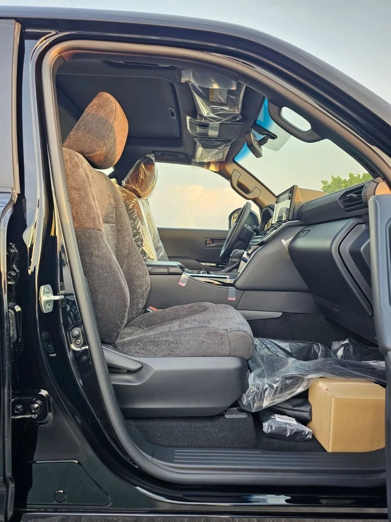 Toyota Land Cruiser TOYOTA LANDCRUISER GXR || 3.5L PETROL V6 A/T 4WD | FABRIC WITH DRIVER PWR SEAT | SUNROOF (CODE # GXR