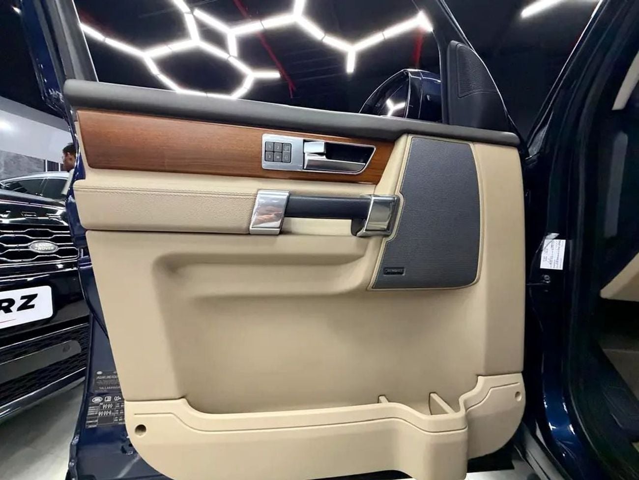 لاند روفر LR4 HSE