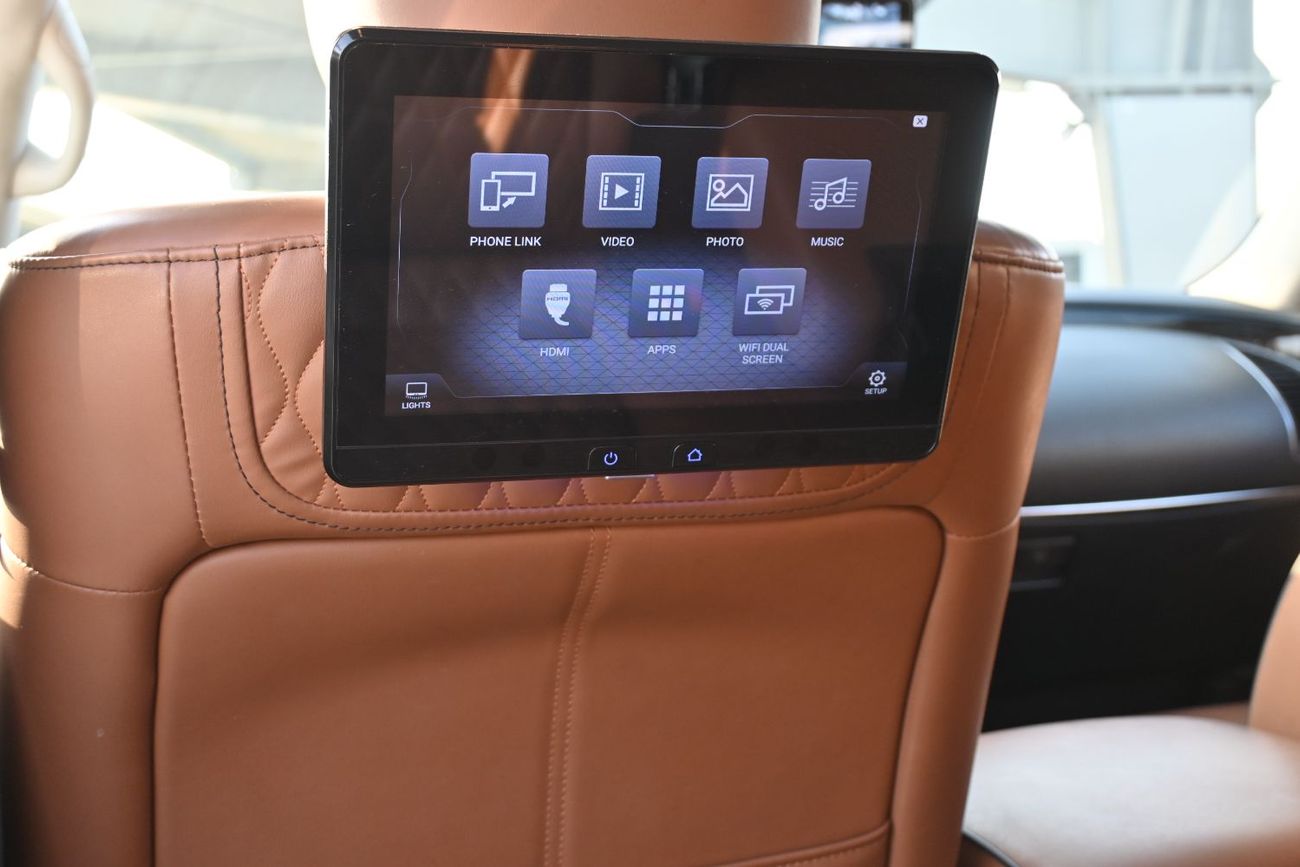 Infiniti QX80 LUXE SENSORY PROACTIVE BLACK EDITION