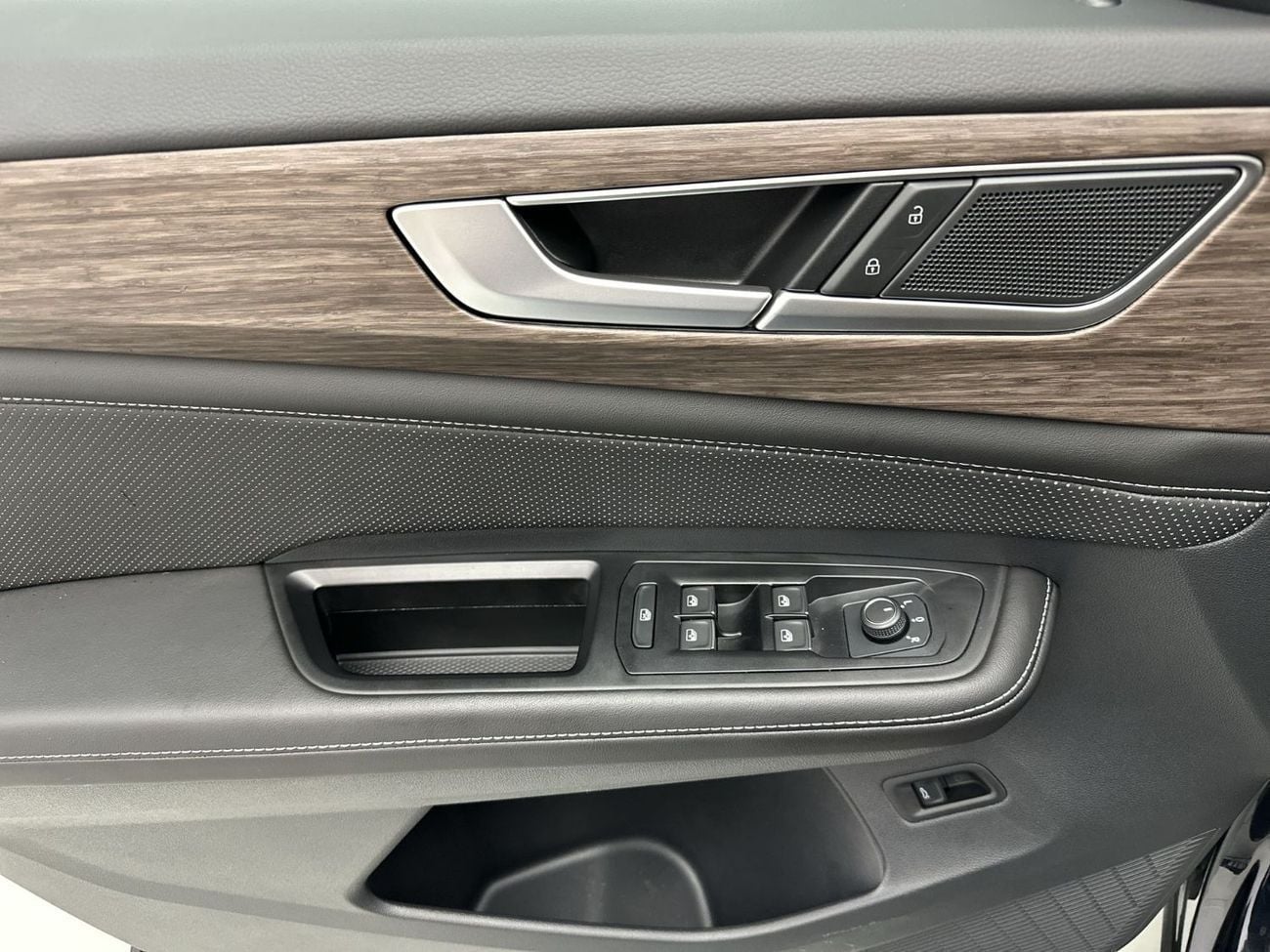 فولكس واجن تيرامونت COMFORTLINE Teramont 2.0L (Facelift 2) | Next-Gen Infotainment & Family Luxury | 34,100 AED SAVINGS