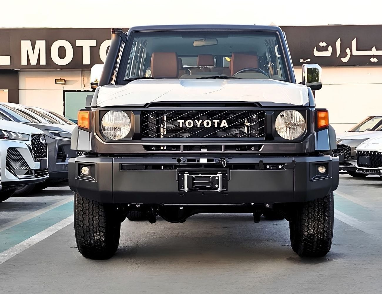 Toyota Land Cruiser 70 LC76 HARDTOP 5DOOR || 4.0L PETROL V6 A/T | FULL OPTION / LEATER SEATS / REAR CAMERA / OVER FENDER /