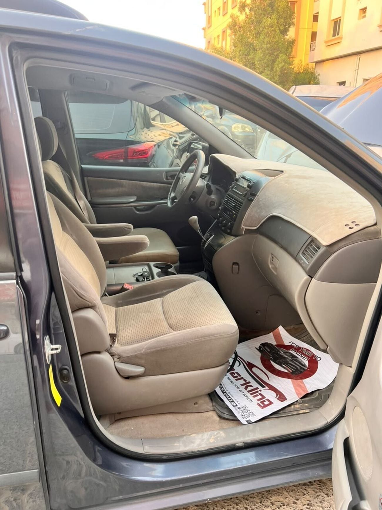 Toyota Sienna LE