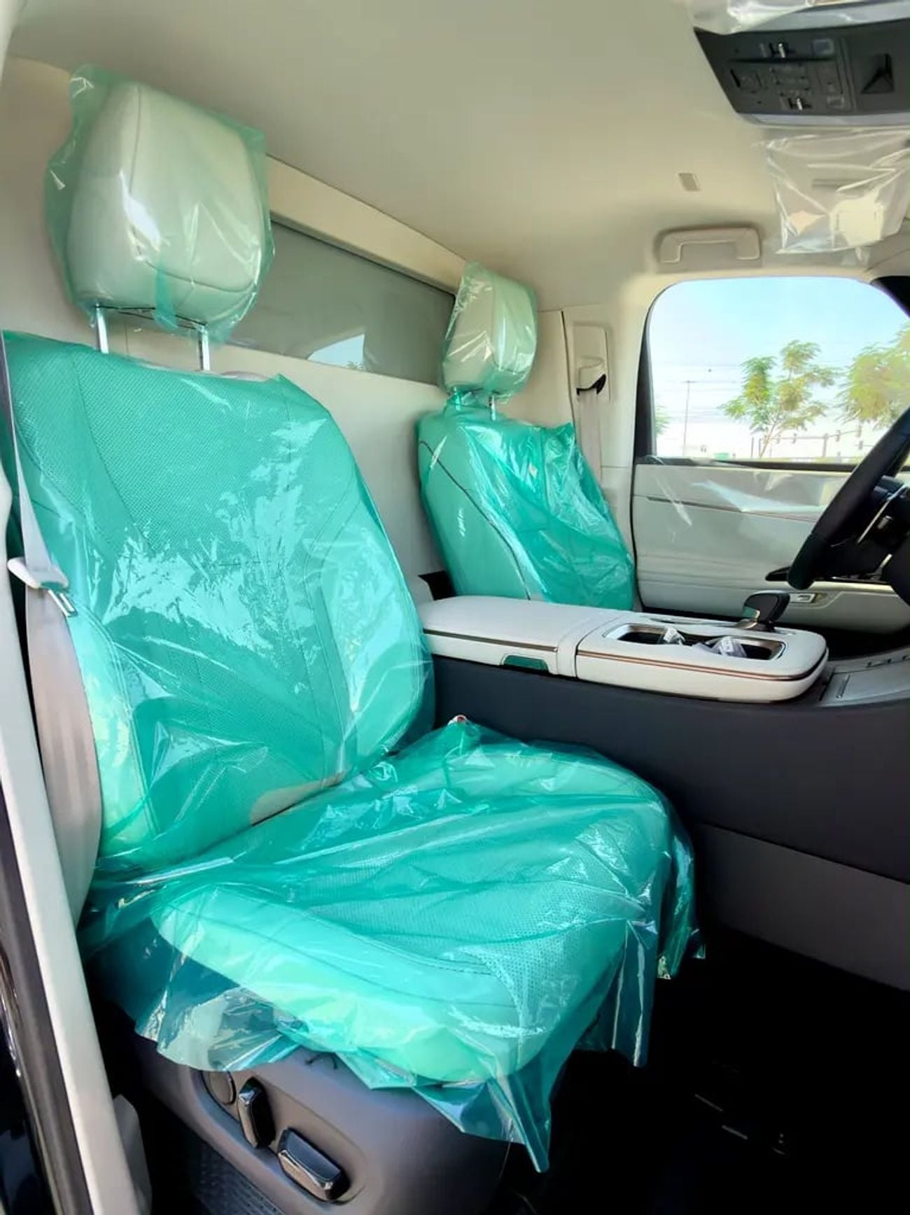 لكزس LM 350h LM 350h VIP | European Specs | Hybrid Luxury MPV