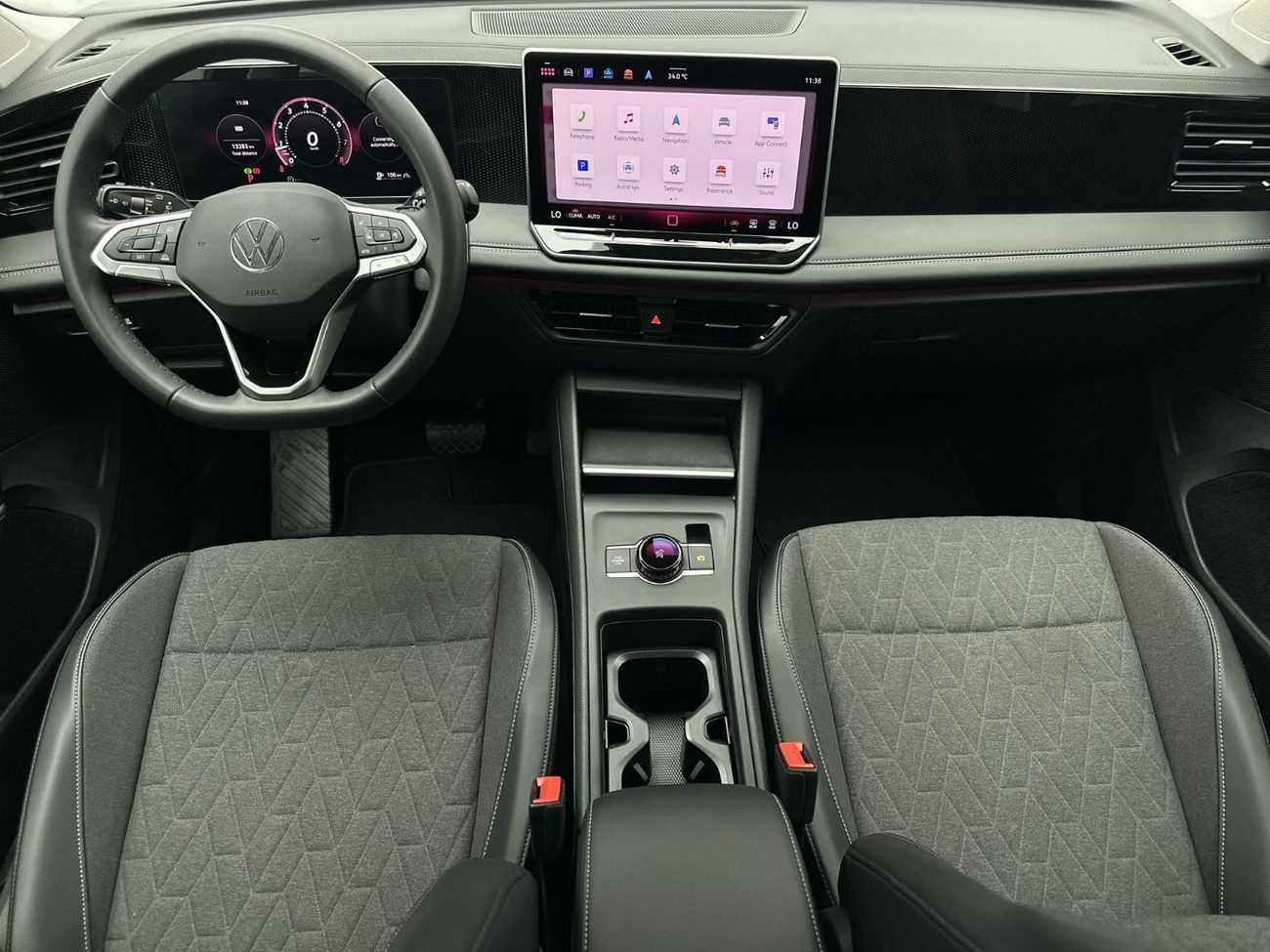 Volkswagen Tiguan LIFE Tiguan Life with Rear View Camera 1.4L | Apple CarPlay & Android Auto | Everyday Comfort | Park Assi