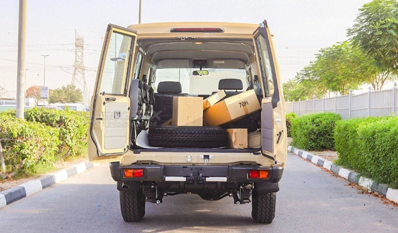 Toyota Land Cruiser 70 LC78 Hardtop . 4.0L . 6-Speed Automatic . Petrol . 4WD . 8 Seats . 3 Doors For Export