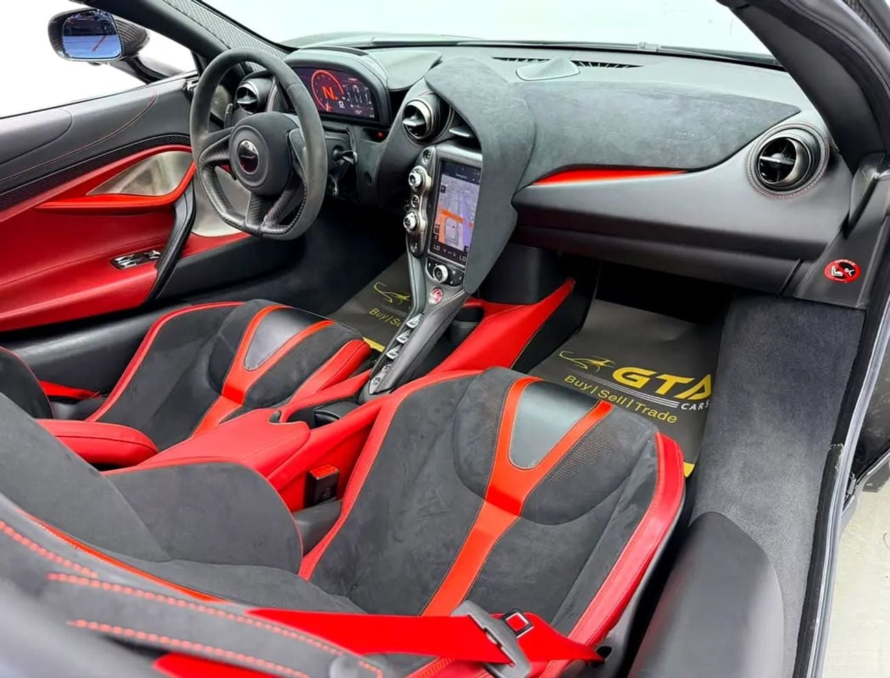 McLaren 720S PERFORMANCE Launch Edition, Carbon Fiber Package, Excellent Condition, Japanese