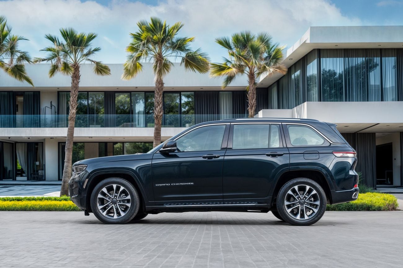 جيب جراند شيروكي Overland Grand Cherokee Overland | 3,721 P.M | 0% Downpayment | Perfect Condition!