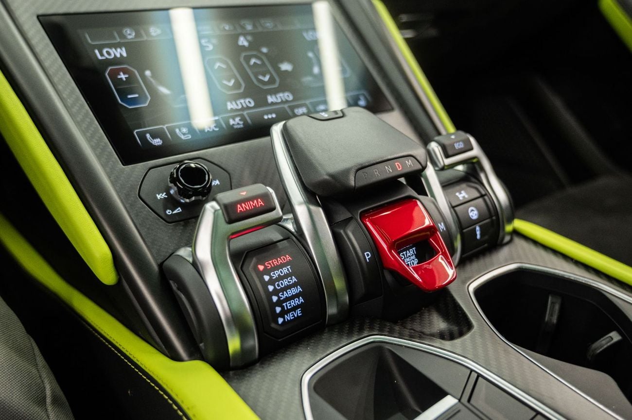 Lamborghini Urus STANDARD Pearl Capsule – European Specs – Accident Free