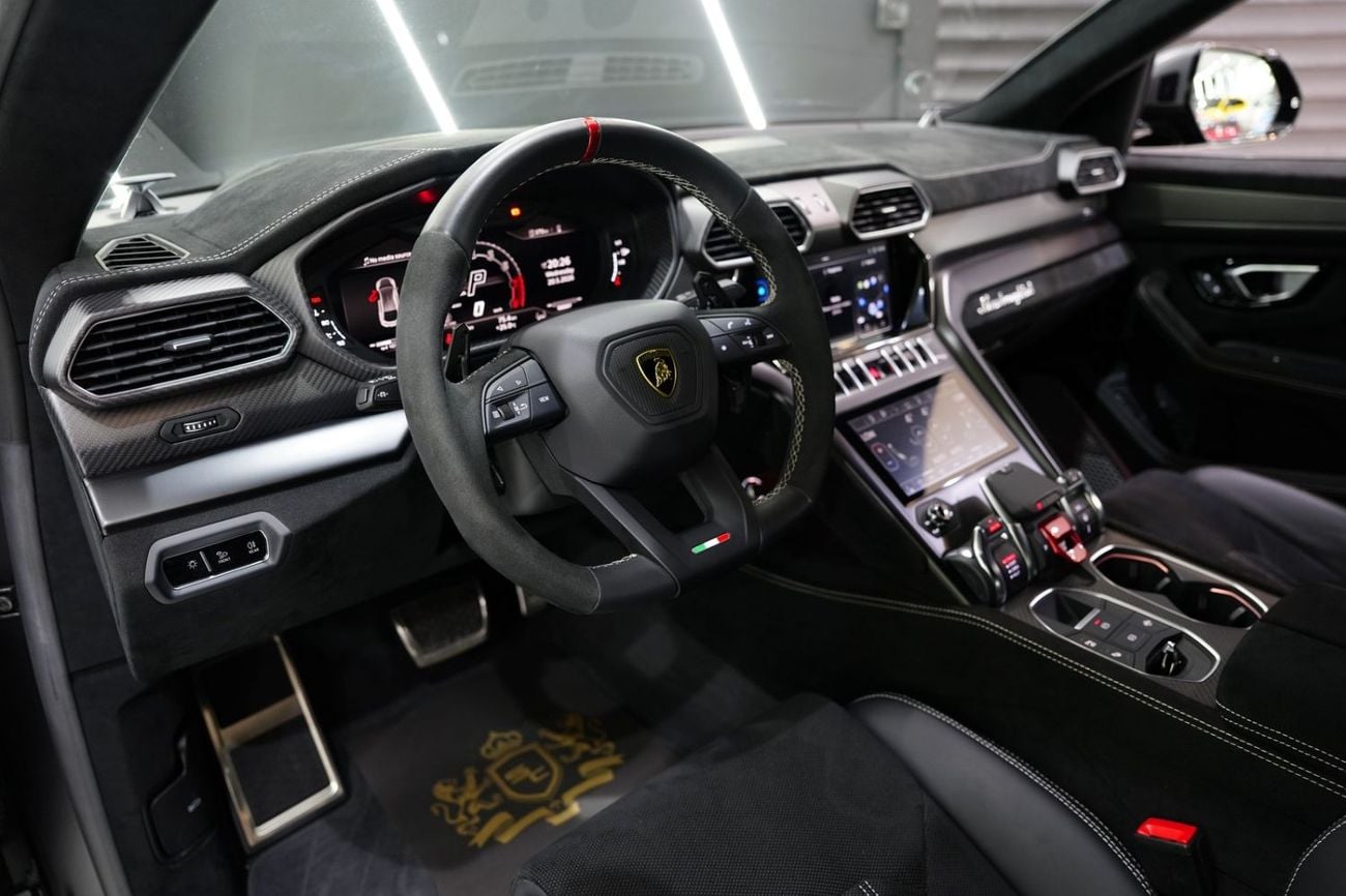Lamborghini Urus PERFORMANTE 2024 Urus Performante, Full Carbon Pack, Rear Entertainment, Akrapovic Exhaust, Dealer Warr + Serv!!