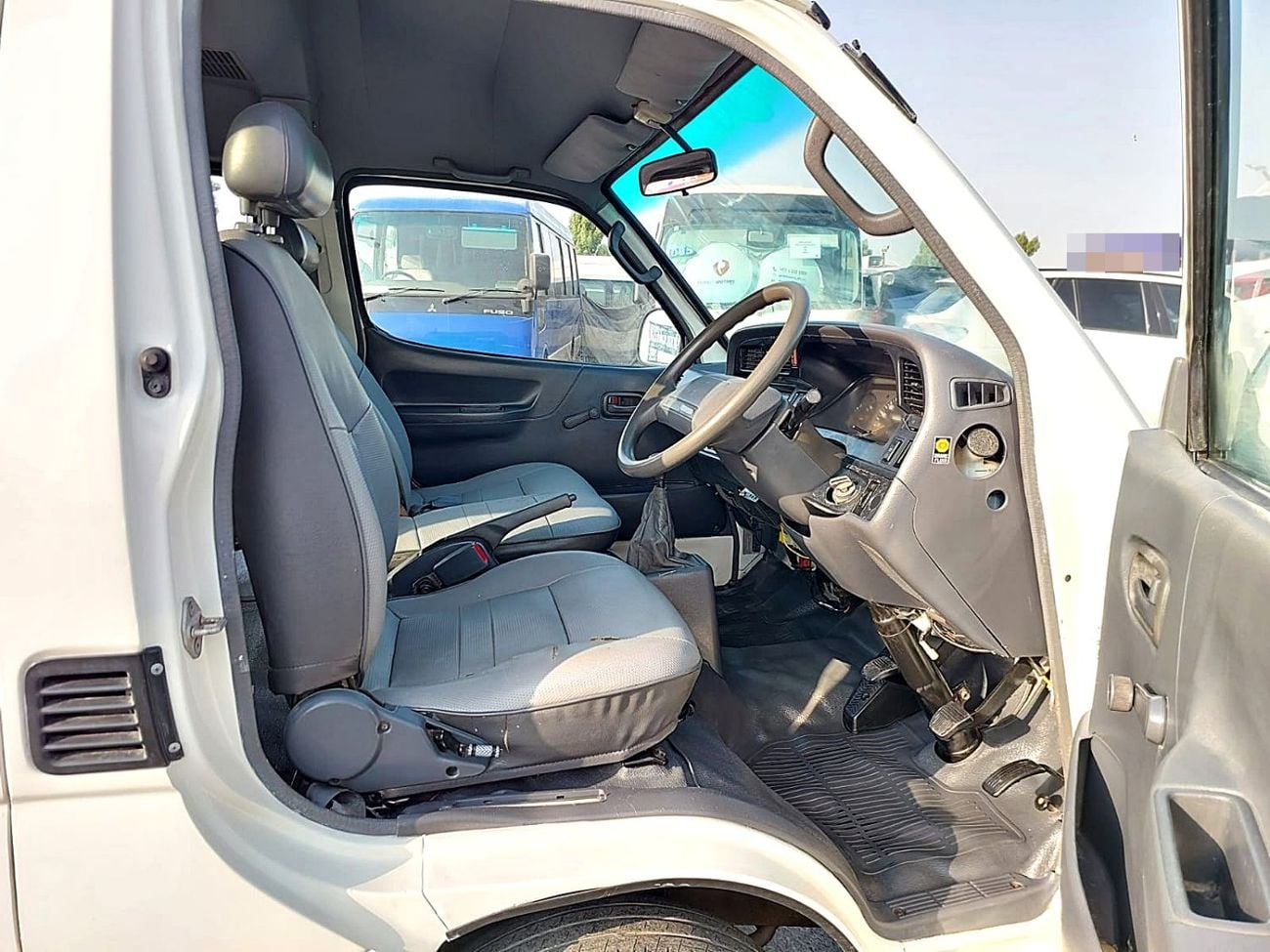 Toyota Hiace STANDARD 1998 - TOYOTA - HIACE - COMMUTER - VAN - PETROL - MANUAL - 2RZ - (PM03448)