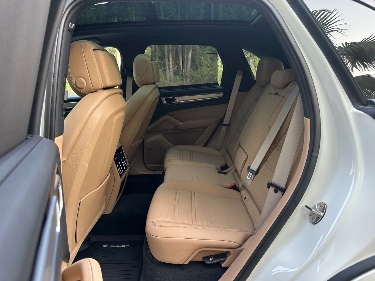 Porsche Cayenne PLATINUM EDITION 2021 Porsche Cayenne | Low Mileage | American Specs | Perfect Condition