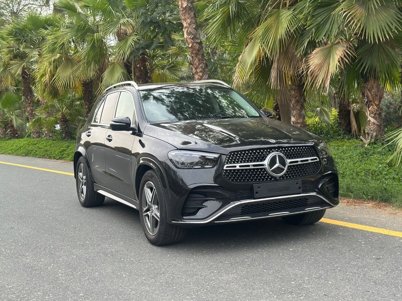 مرسيدس بنز GLE 300 2025 Diesel | 2.0L 4-cylinder 270 HP | Low Mileage | Like New