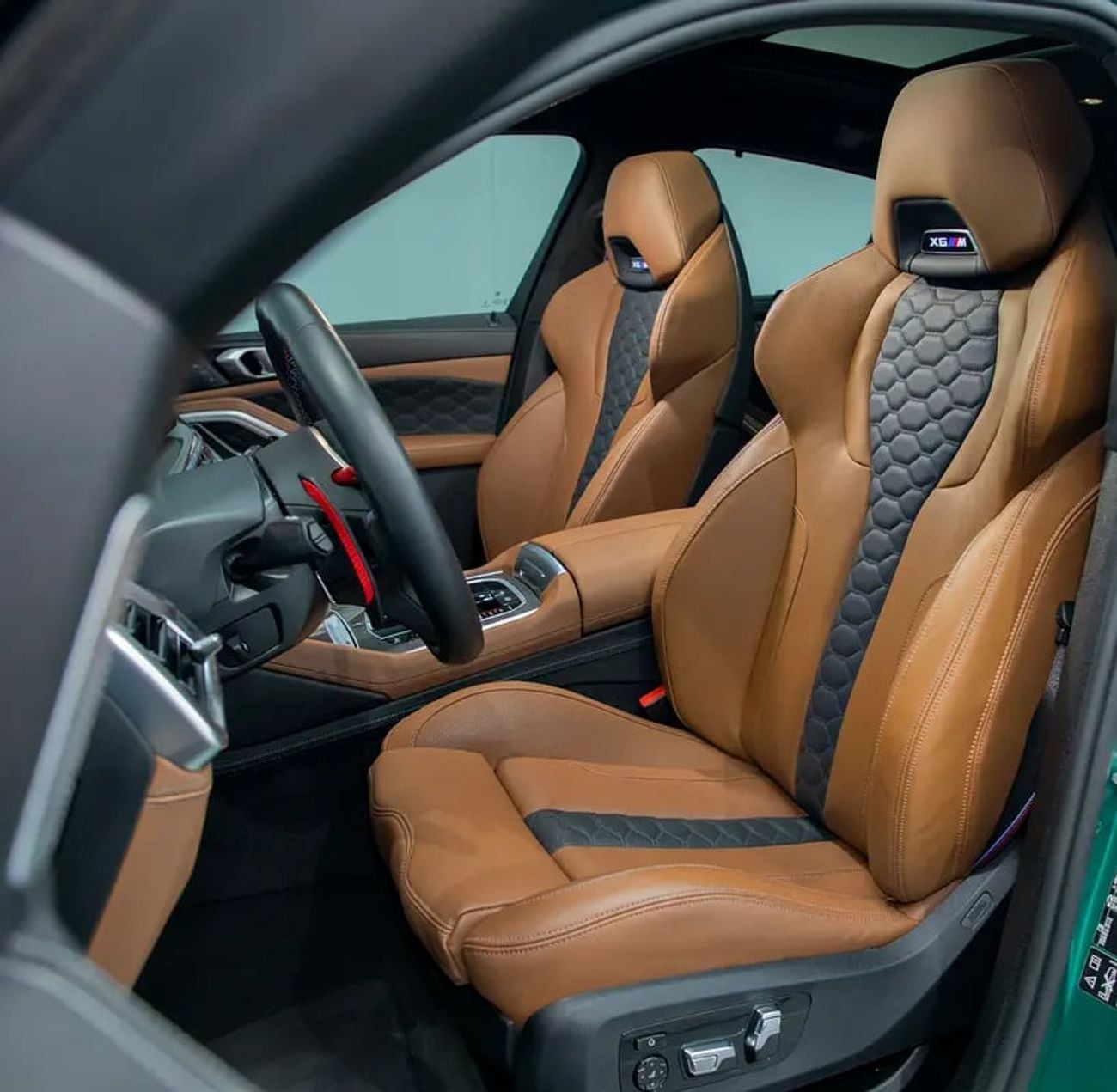 بي أم دبليو X6 M COMPETITION Delivery KM Like • Service Contract + Warranty until • GCC