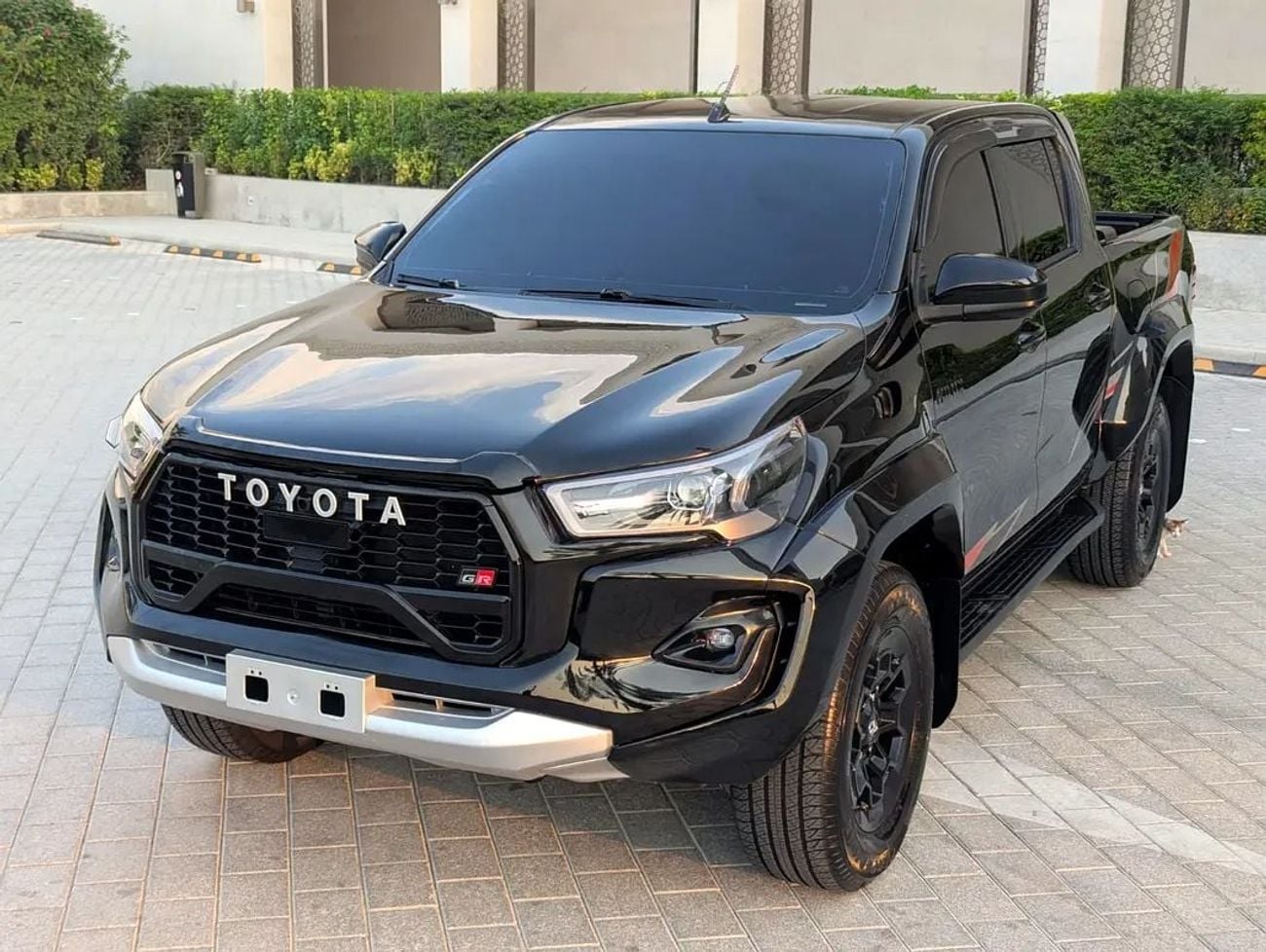 Toyota Hilux GLX 2018 Toyota Hilux 4X4 GR Sport GCC Specs Facelifted 2025 V4 2.7L Interior & Exterior Well-maintaind