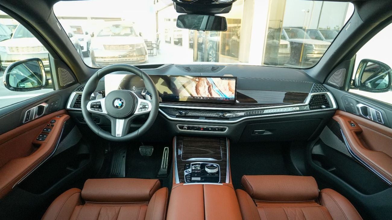 بي أم دبليو X5 XDRIVE40i M SPORT PRO أبيض معدني - بني فاتح، إصدار 2026 للتصدير فقط
