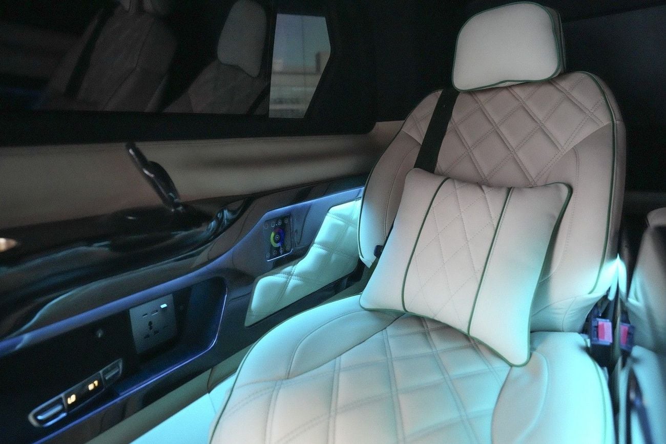 مرسيدس بنز V 250 إصدار MAYBACH الفاخر