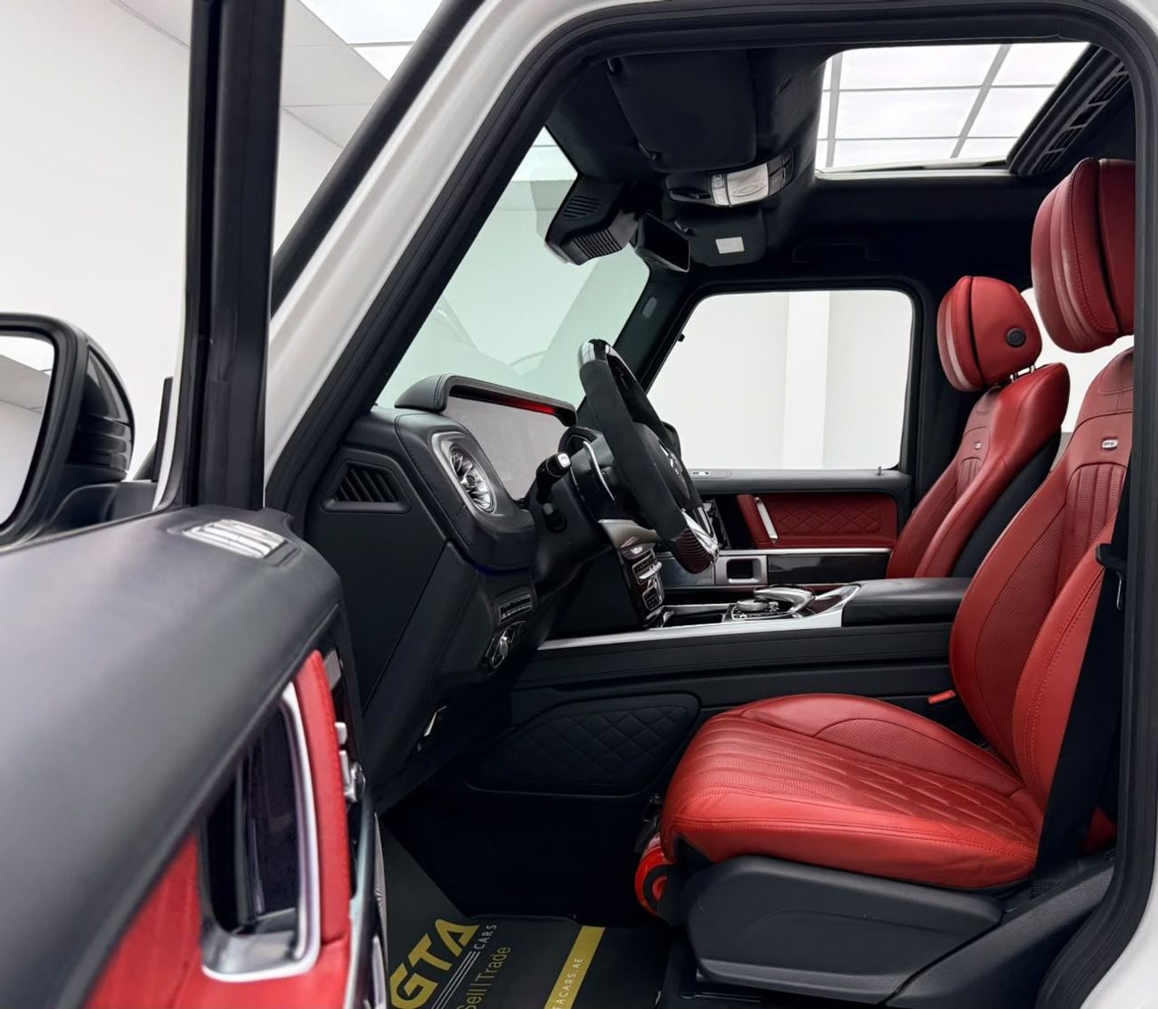 مرسيدس بنز G 63 AMG STANDARD مرسيدس بنز G63 AMG موديل 2022، باقة نايت، ضمان، سجل صيانة كامل، مقصورة داخلية من ألياف الكربون، دول