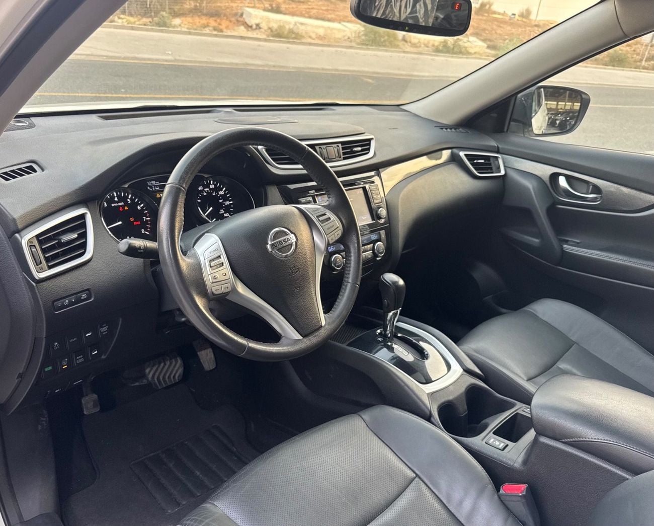 Nissan Rogue SL / V4 2.5L / PANORAMIC SUNROOF / AWD / 360 CAMERA / REAR AC