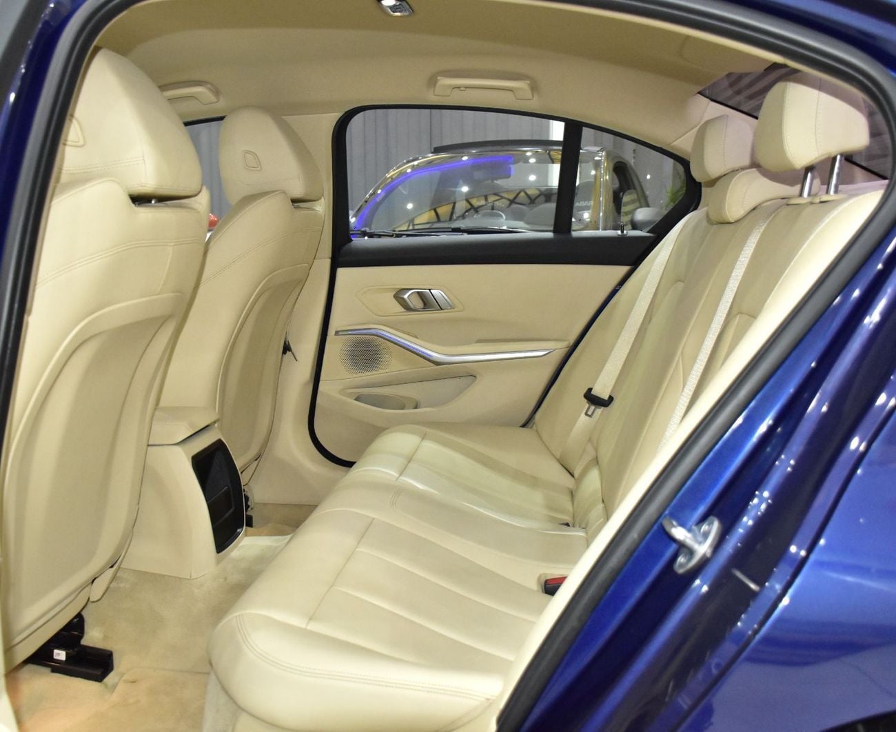 بي أم دبليو 320 SPORT LINE EXCELLENT DEAL for our BMW 320i ( 2020 Model ) in Blue Color European Specs